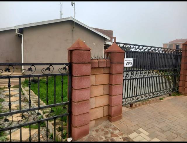 3 BEDROOM HOUSE FOR SALE IN MOSSEL BAY EXT 26
